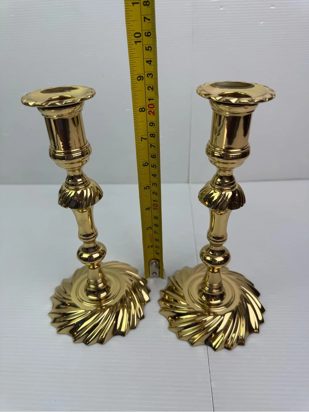 VTG Baldwin Solid Brass Candlesticks Pair Swirl Base Queen Ann USA 9” W/ Inserts
